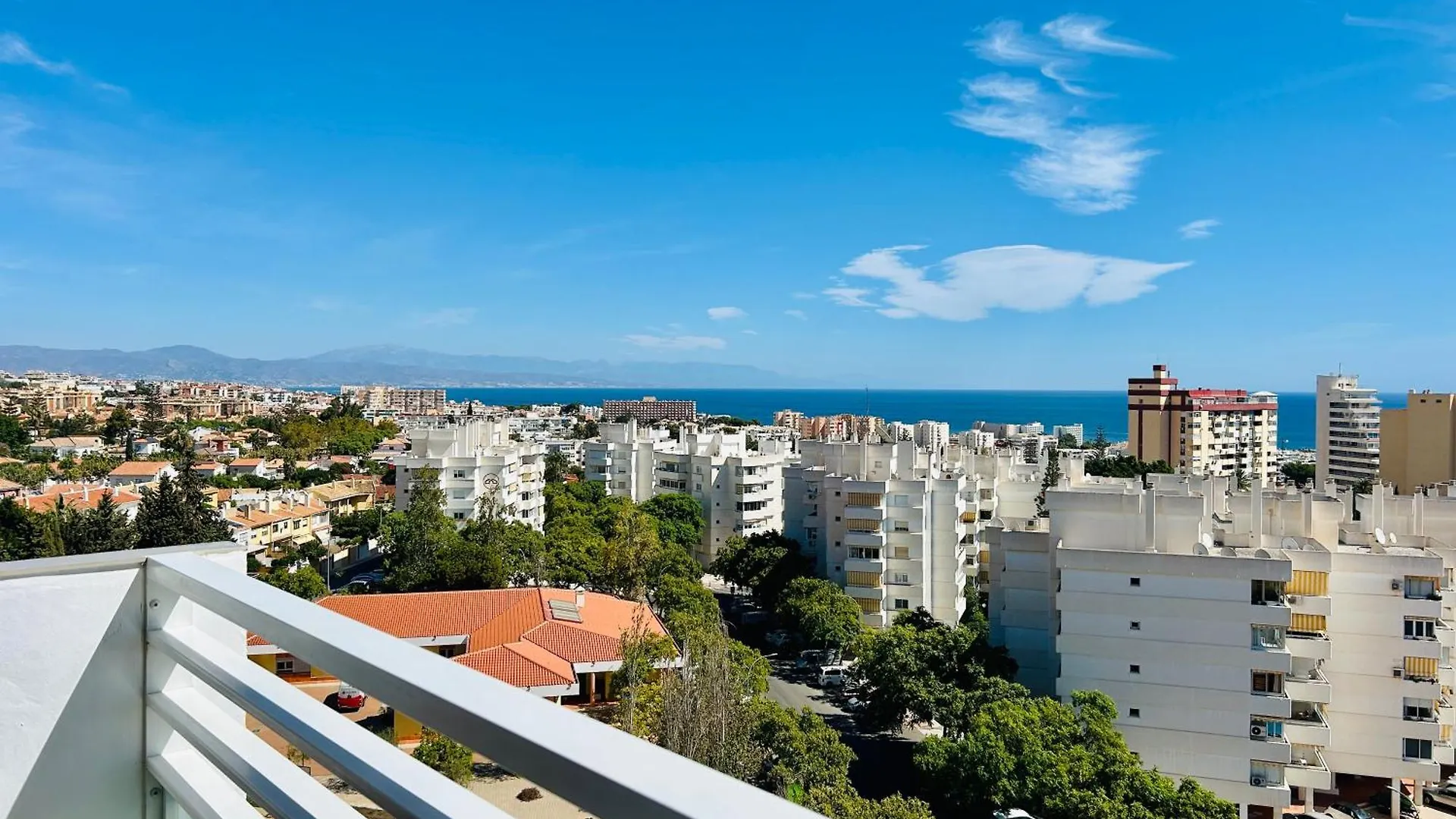 Stylish Sea-View Apartment 베날마데나코스타