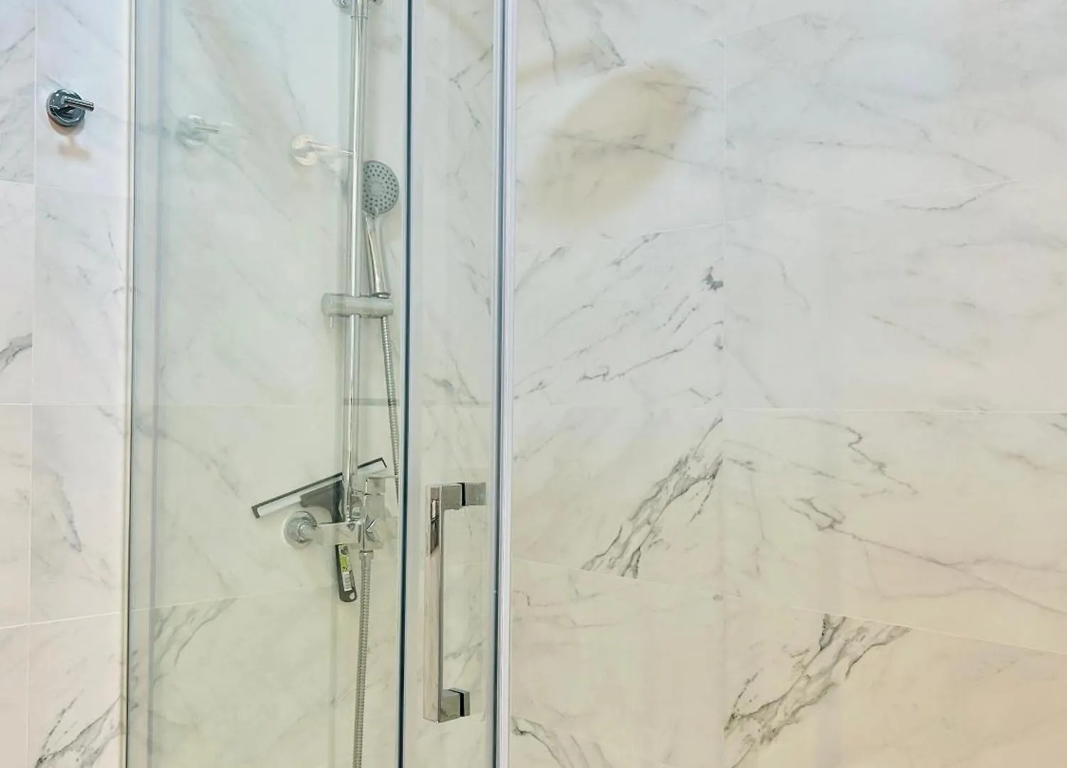 Stylish Sea-View Apartment 베날마데나코스타