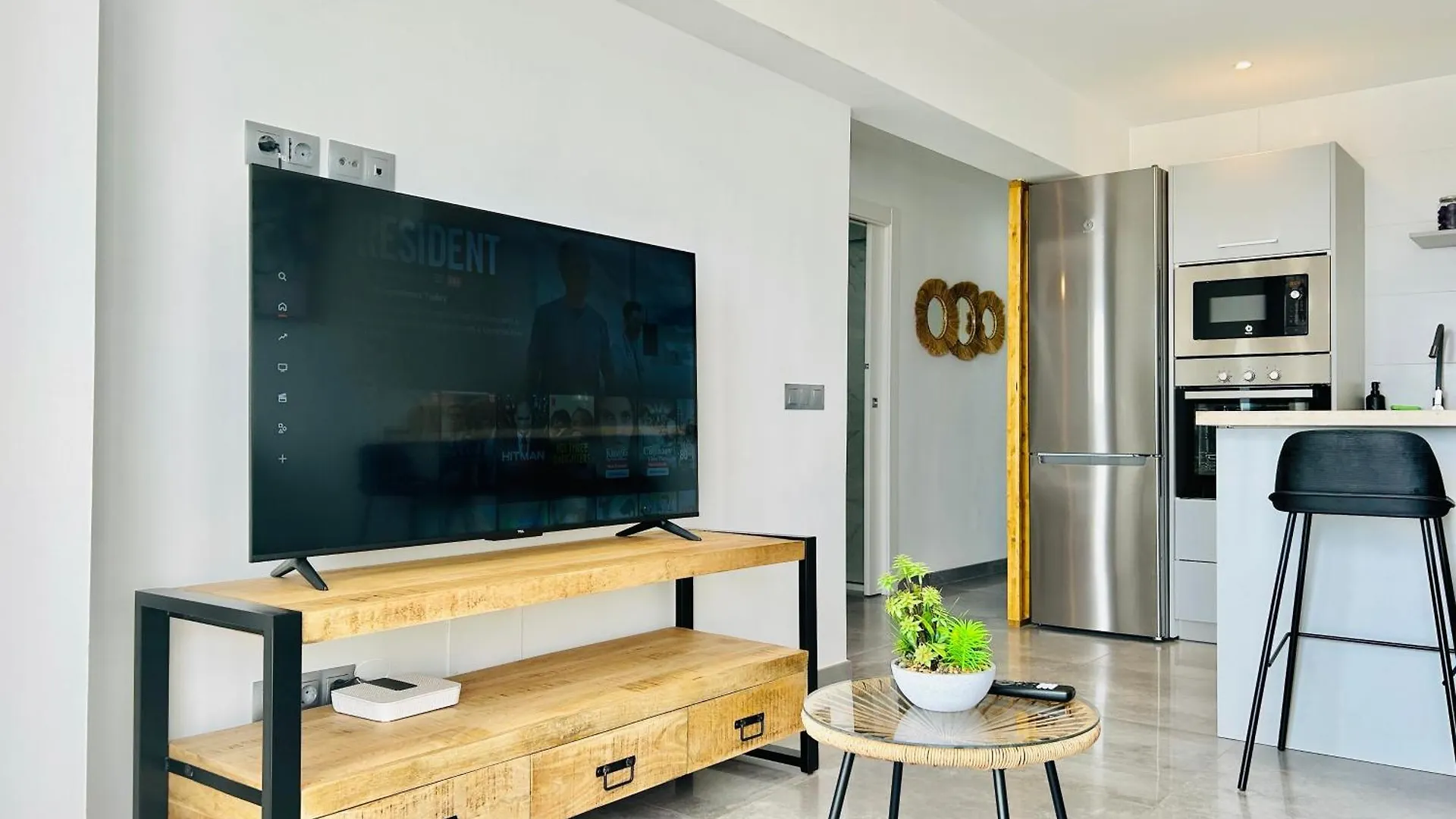 Stylish Sea-View Apartment 베날마데나코스타