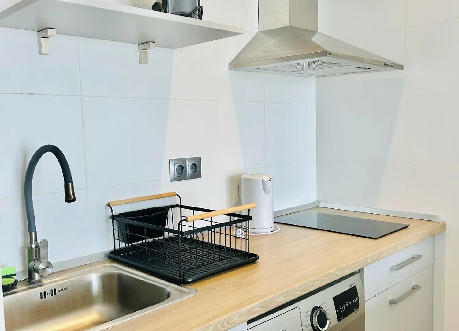 Stylish Sea-View Apartment 베날마데나코스타