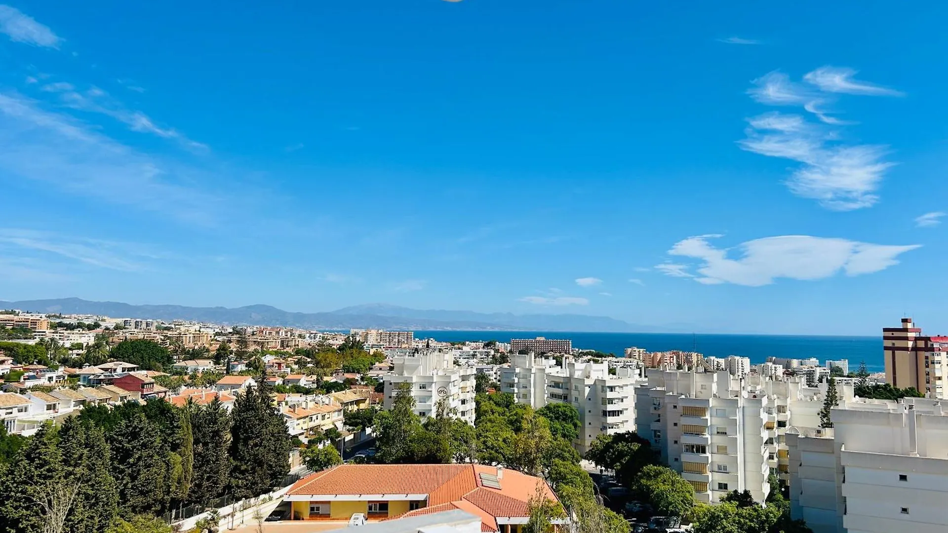 Stylish Sea-View Apartment 베날마데나코스타 0*,  스페인