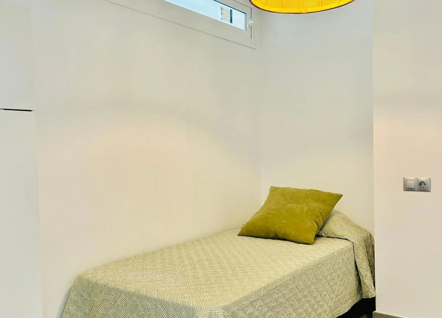Stylish Sea-View Apartment 베날마데나코스타 0*,  스페인